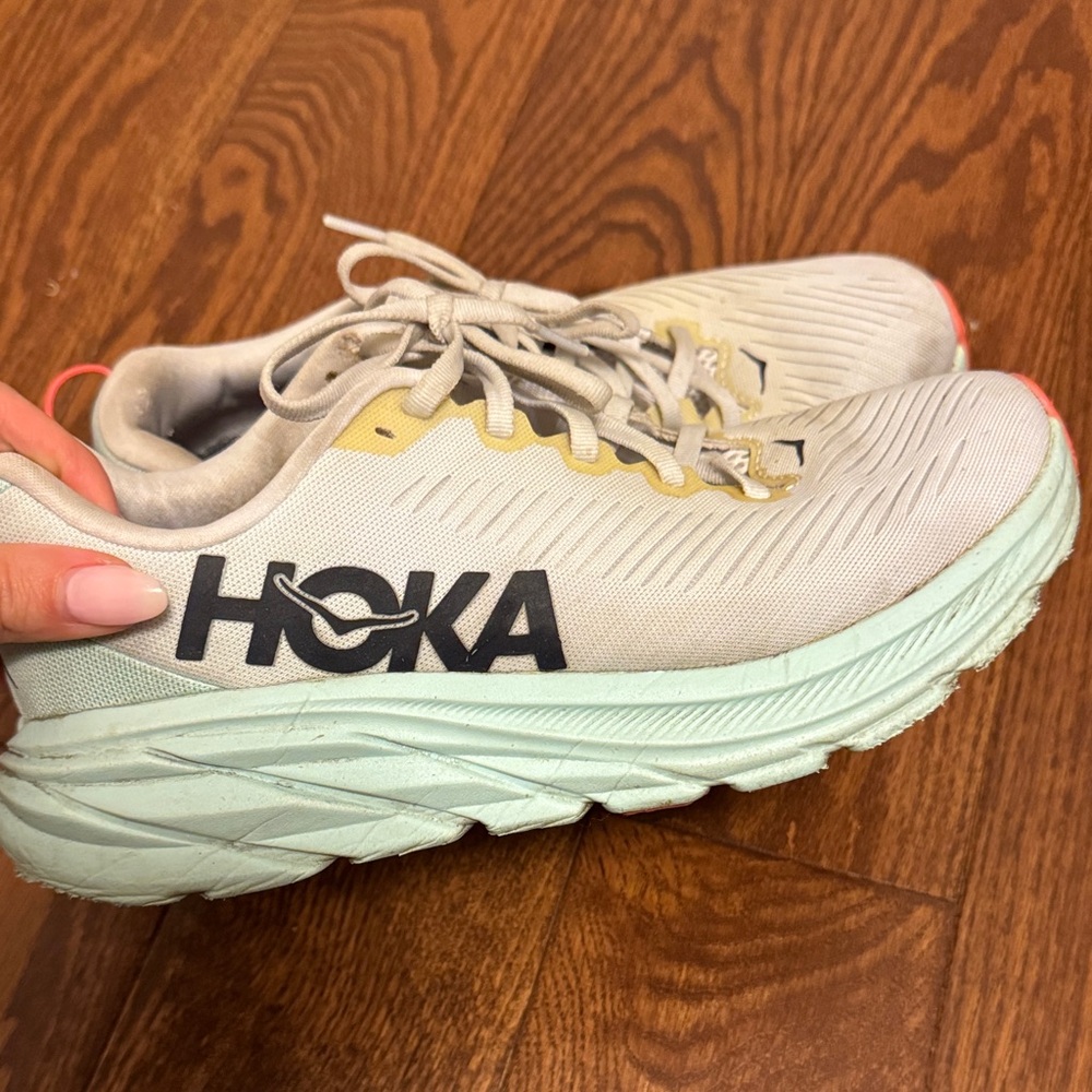 Hoka Women's Rincon 3 sneaker